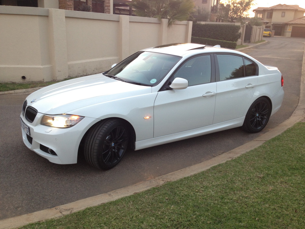 BMW 335I IMAGE 2